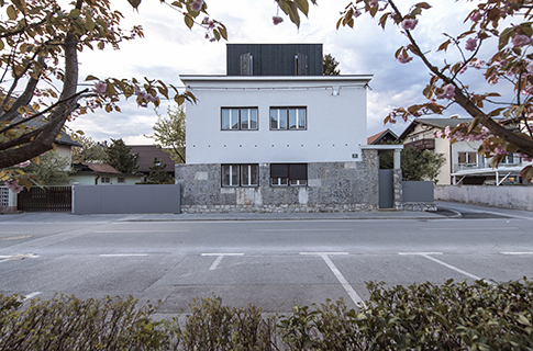 Hiša 3škatle, Ofis arhitekti, Ljubljana, 2017. Foto Tomaž Gregorič.